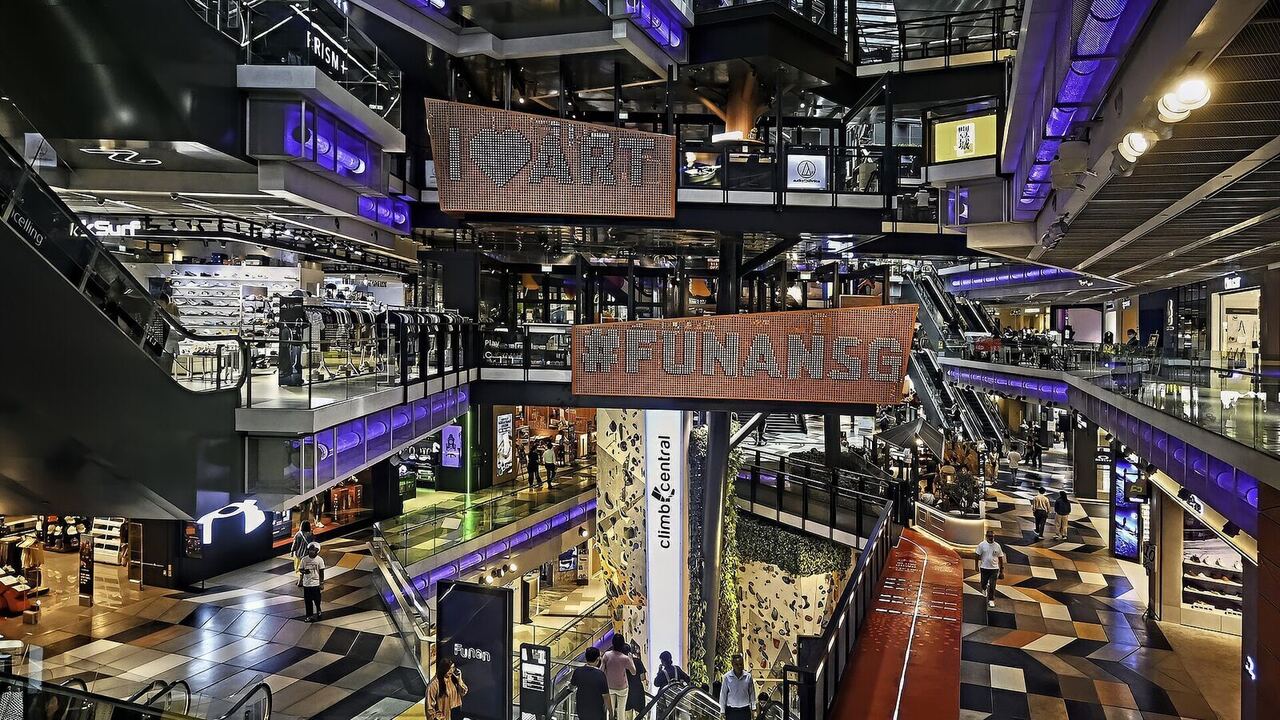 Singapore Shopping Guide 2026: Orchard Road, Bugis, Mustafa & What's Worth Buying