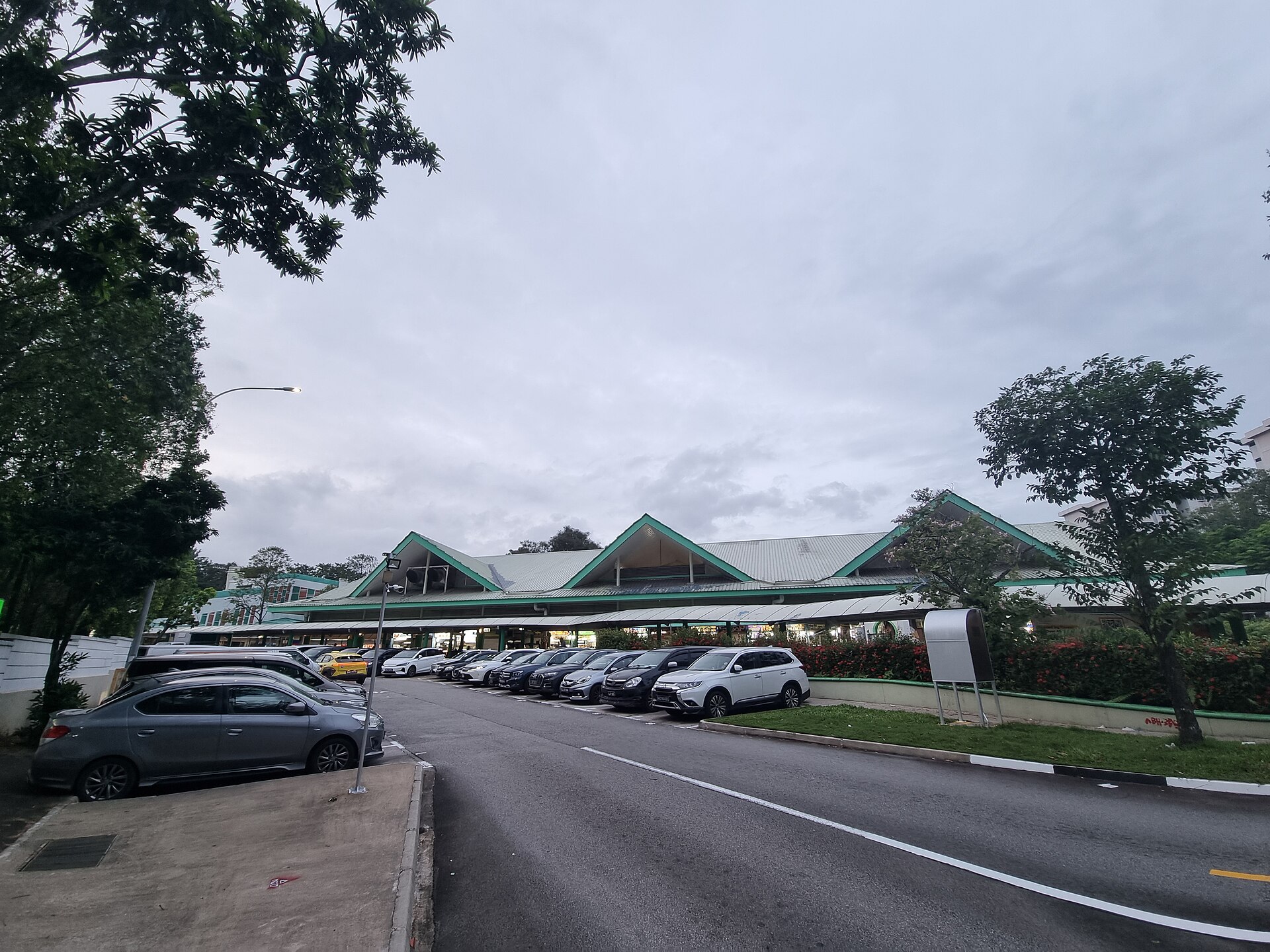 Singapore Hawker Centres Guide 2026: Best Food, Must-Try Dishes & Top Hawker Centres