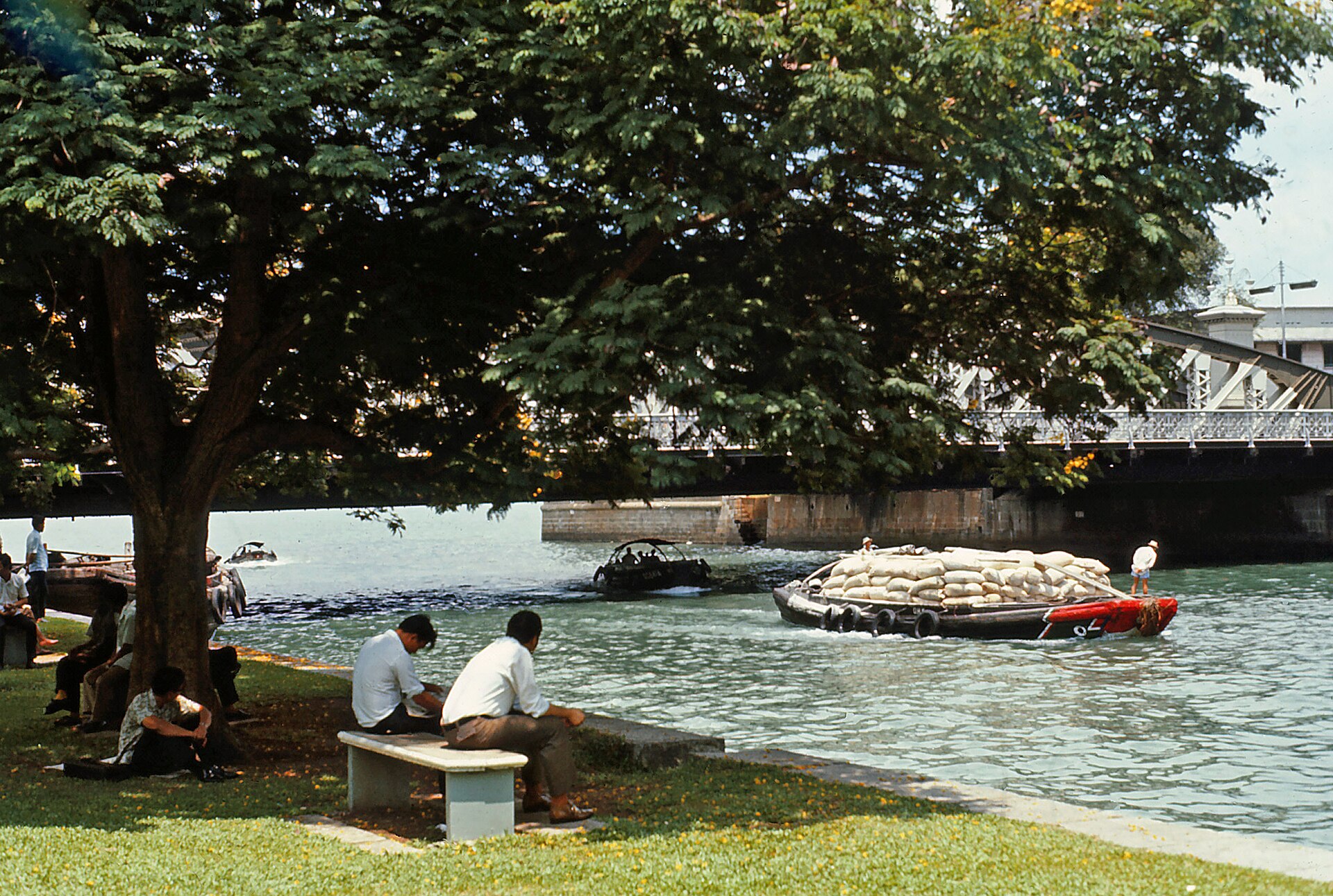 Singapore Luxury Travel: Which Upgrades Actually Change the Trip