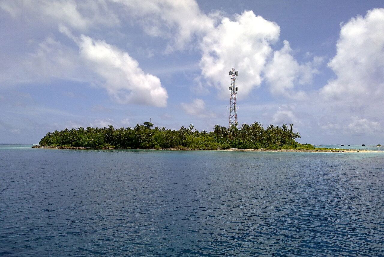 Sun Siyam Iru Veli, Dhaalu Atoll — Transfers, Villas and Package Prices
