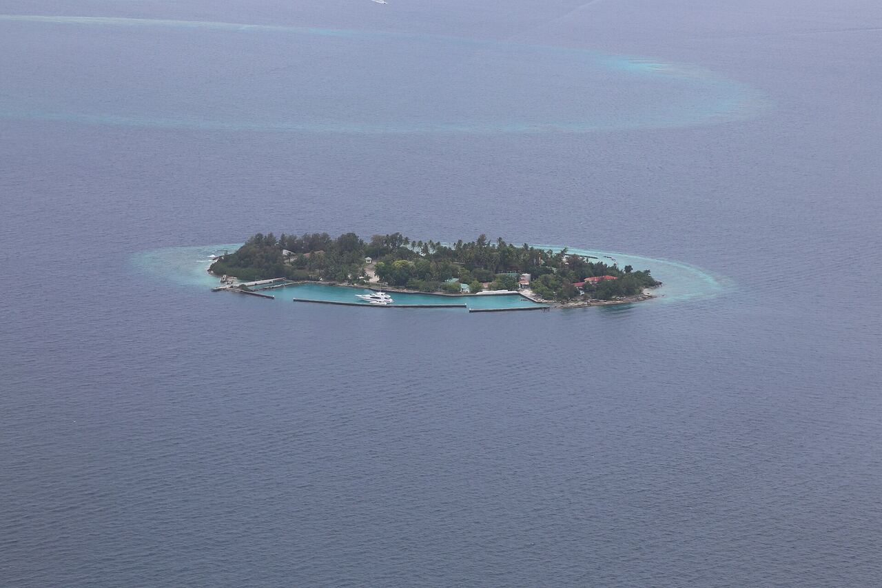 Diamonds Thudufushi Maldives Resort & Spa, South Ari Atoll — Transfers, Villas and Package Prices