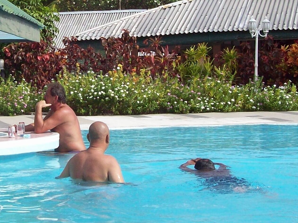 Alimatha Aquatic Resort, Vaavu Atoll — Transfers, Villas and Package Prices