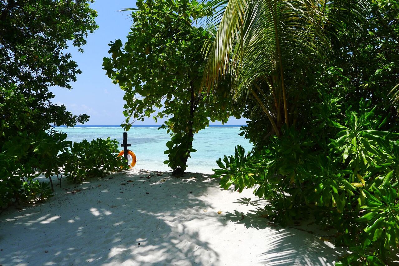 Baros Maldives, North Malé Atoll — Transfers, Villas and Package Prices